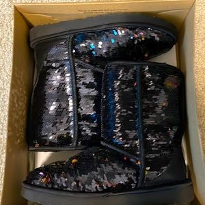 Ugg classic short sequin boot black